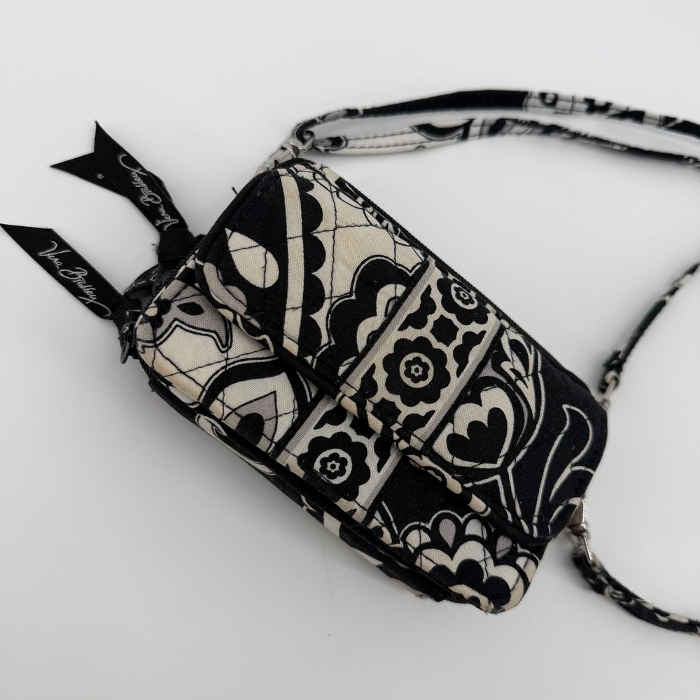 Vera Bradley Black‎ & White Floral Wallet Wristlet Zip Around ID Card Holder